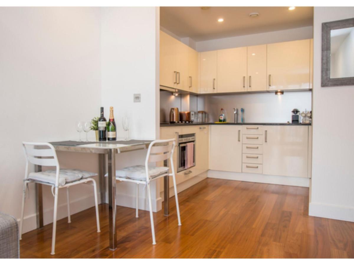 The Most Central Apartment In Κάρντιφ Εξωτερικό φωτογραφία